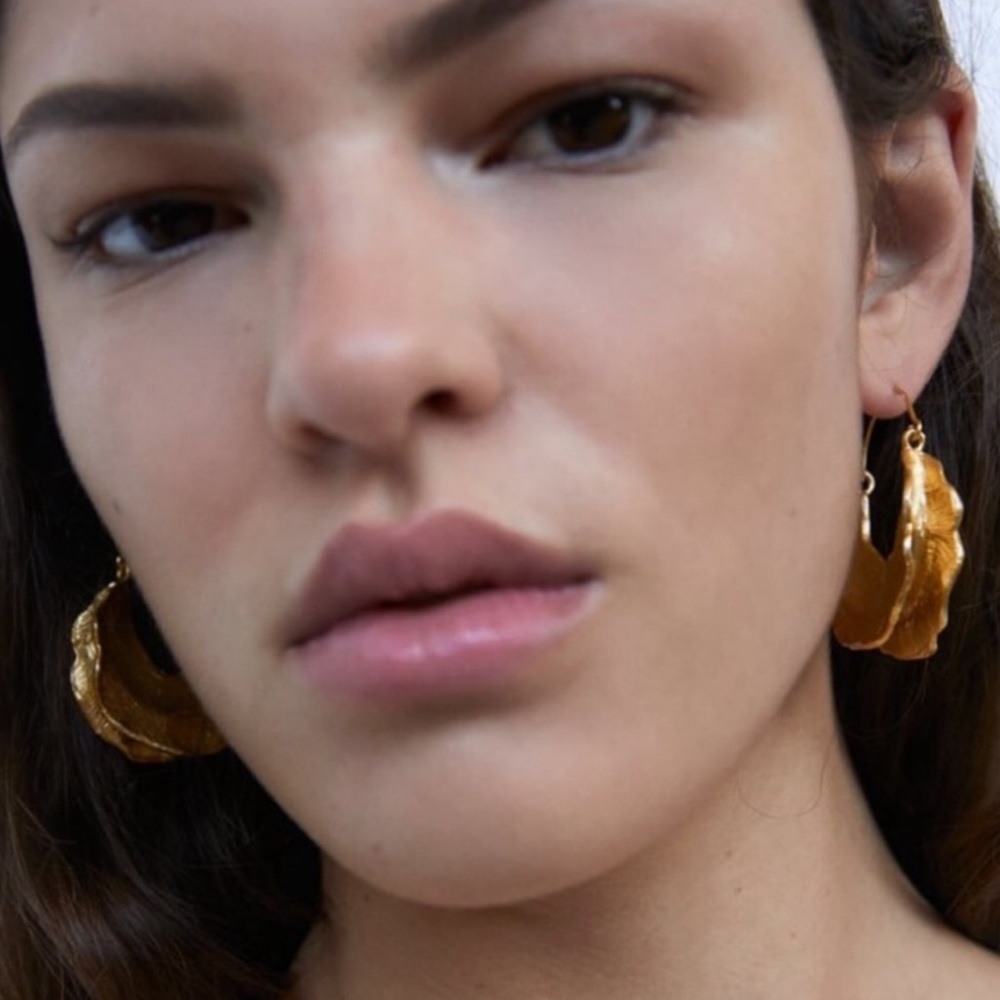 ✨3for$38 New Zara Textured Metal Crescent Gold Hoop Earrings - Picture 9 of 14
